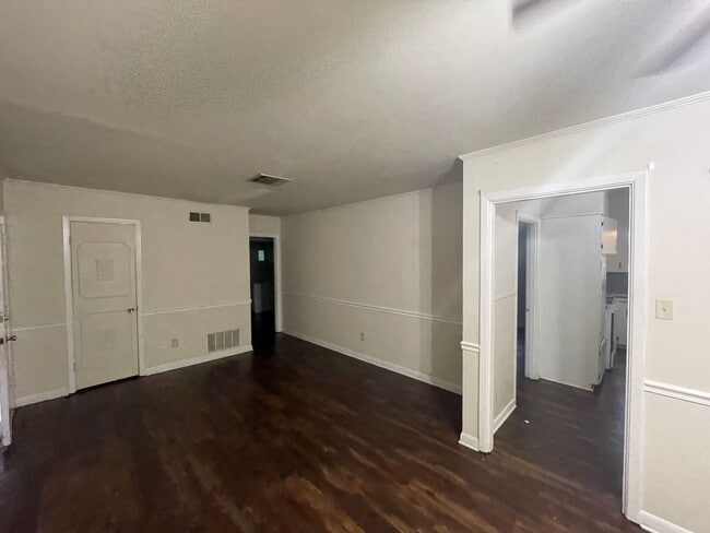 Photo - 2601 Thayer St