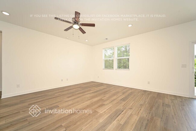 204 E Millbrook Dr