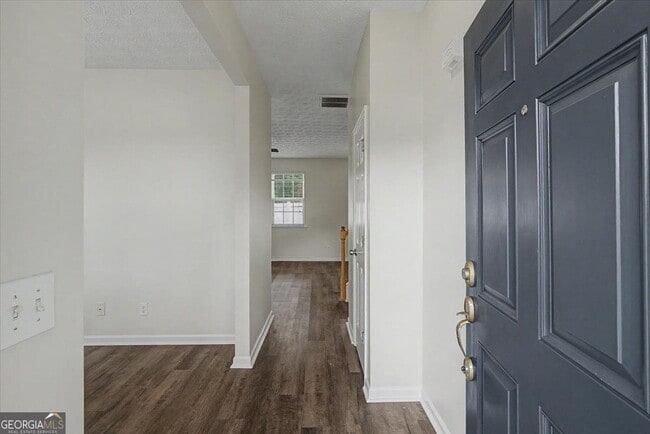 Photo - 980 Windcroft Cir NW