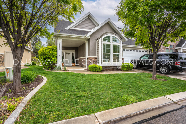 Photo - 1777 W Yarrow Dr House