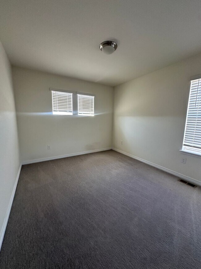 Photo - 4-bedroom Single Family Home in Broomfield