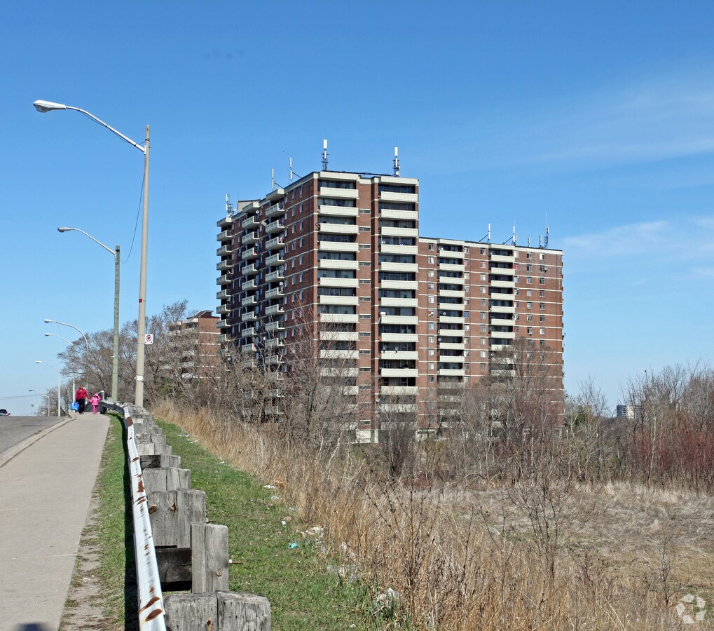 Photo - Markham Apartments