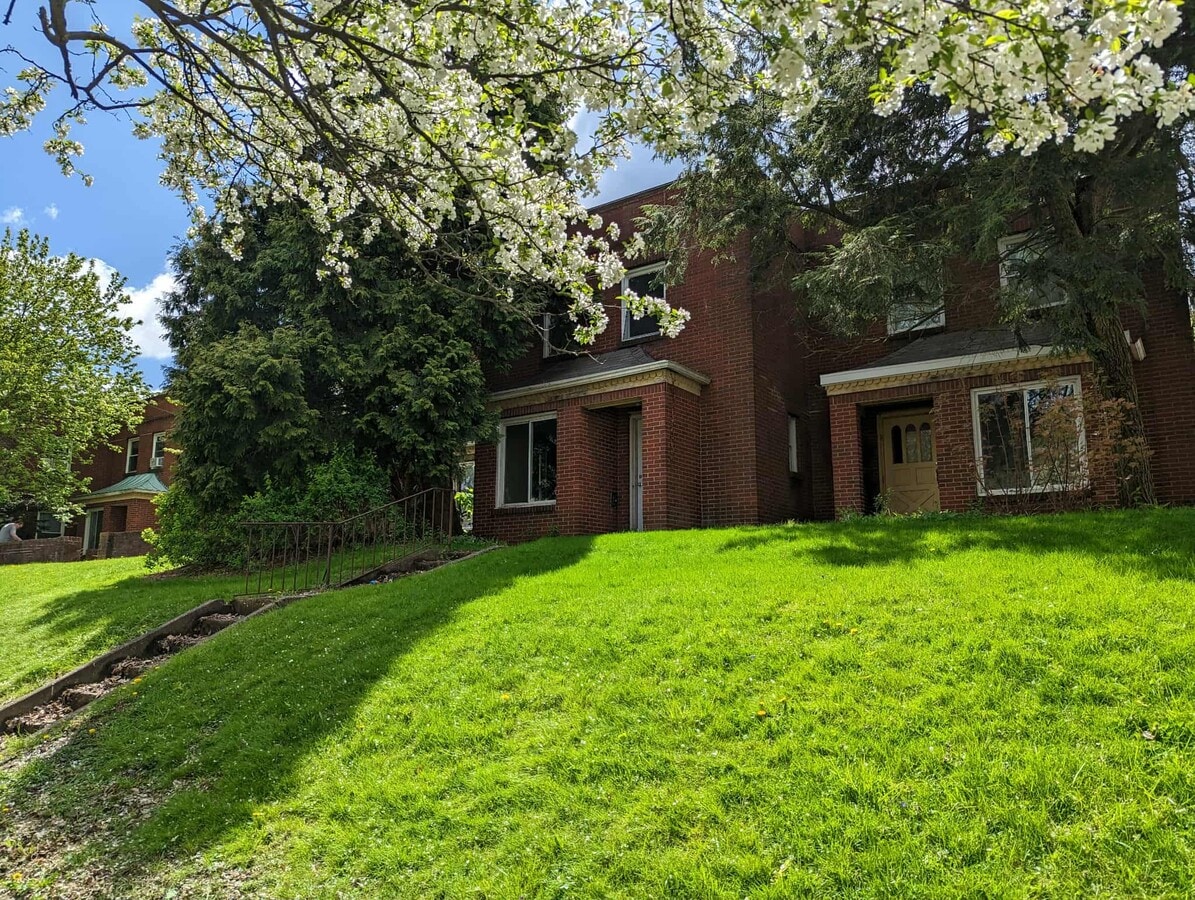 Photo - 459 W 3rd St