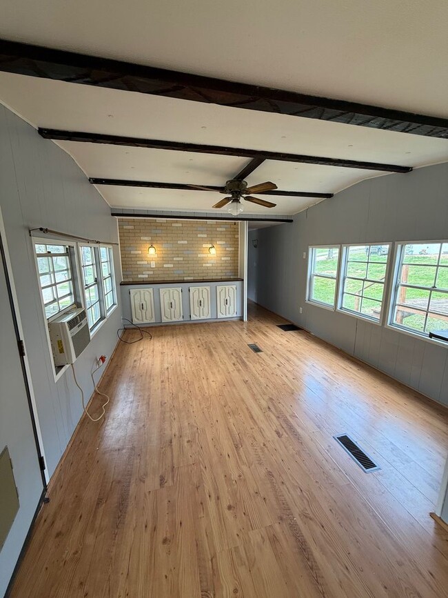 Photo - 2 Bedroom / 1 Bath Manufactured Home Kingsport TN