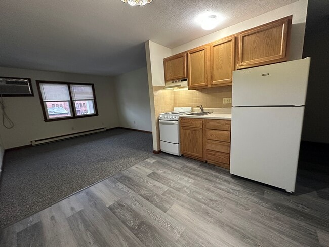 Photo - Center Court Apartments