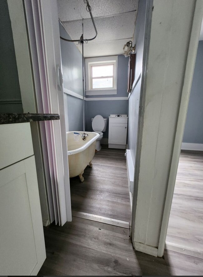 Photo - Upper 3 bedroom unit