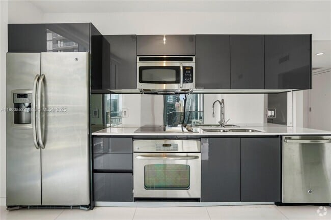 Building Photo - 31 SE 6th St Unit 1901 Rental