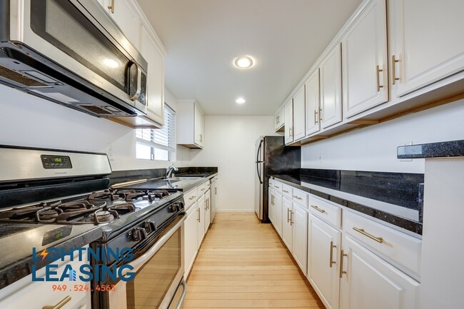 Fantastic 1-Bedroom in Santa Monica – Cozy... - Fantastic 1-Bedroom in Santa Monica – Cozy... Unidad 109D Rental