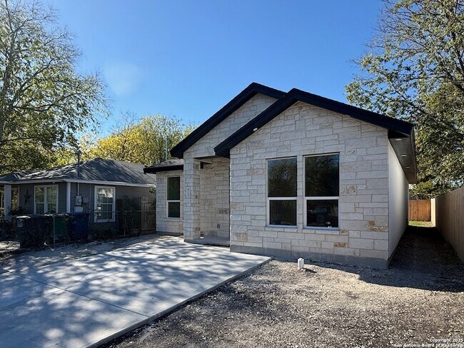 Building Photo - 411 Moselle Ave