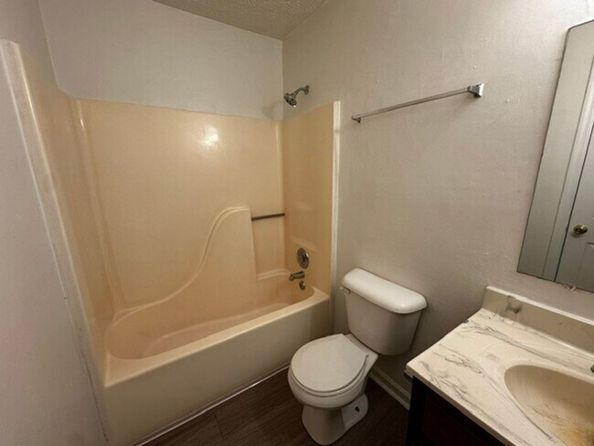 Photo - 121/123 Lake Dr Unidad 121 Lake Dr