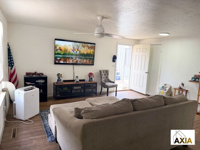 Photo - 2BD/1BA Home with Great Outdoor Space!
