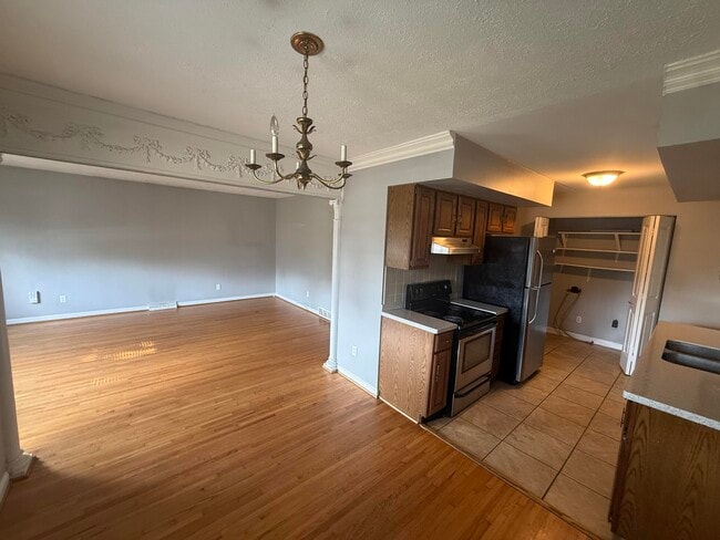 2116 Cypress Dr