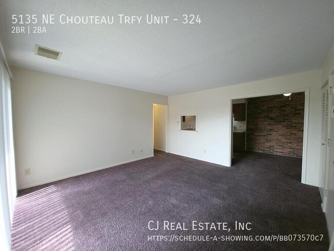 Photo - 5135 NE Chouteau Trafficway