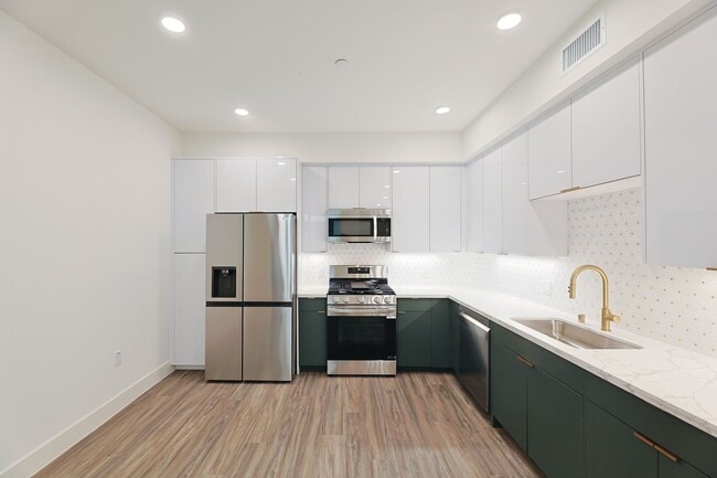 4000 Mont Clair Apartments