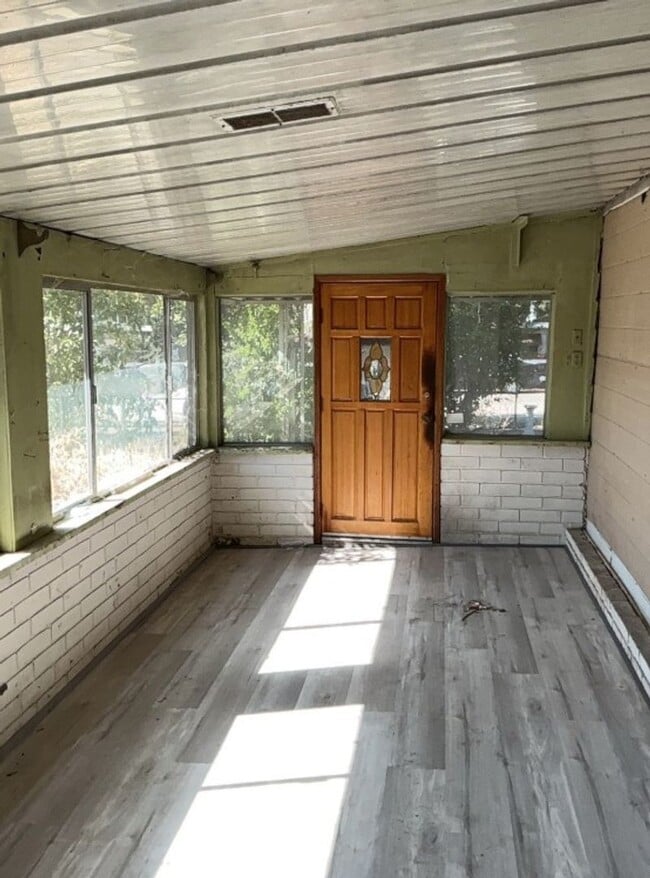 Photo - Inviting 3-Bedroom, 2-Bath Manufactured Ho...