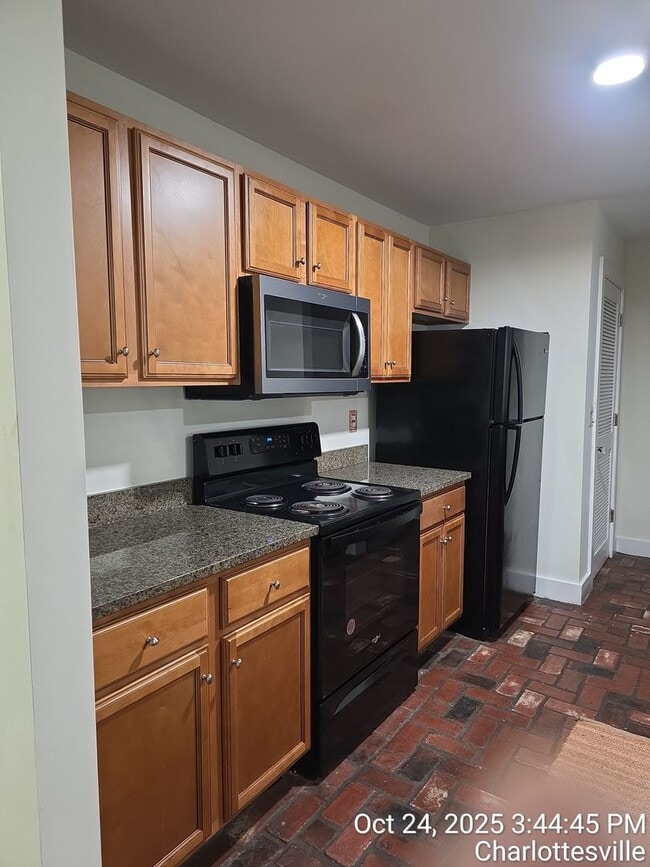 Photo - 419 17th St NW