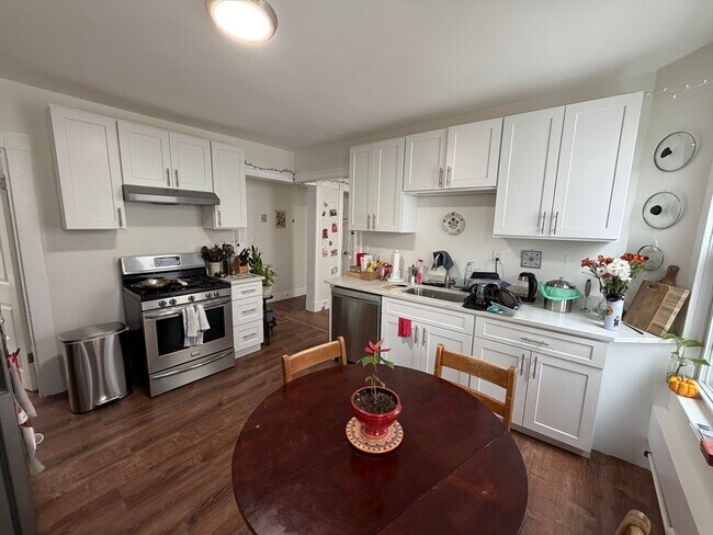 Photo - 25 Linden St Unit 2