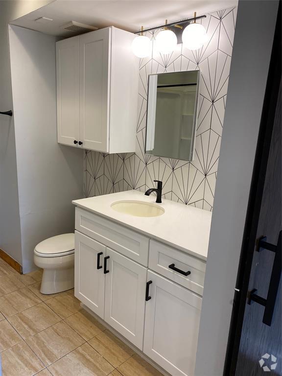 Building Photo - 1312 E 29th St Unit B Rental