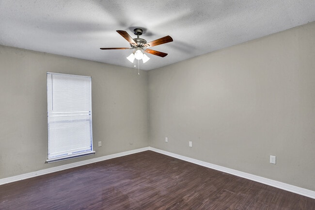 Photo - 128 Dogwood Cir