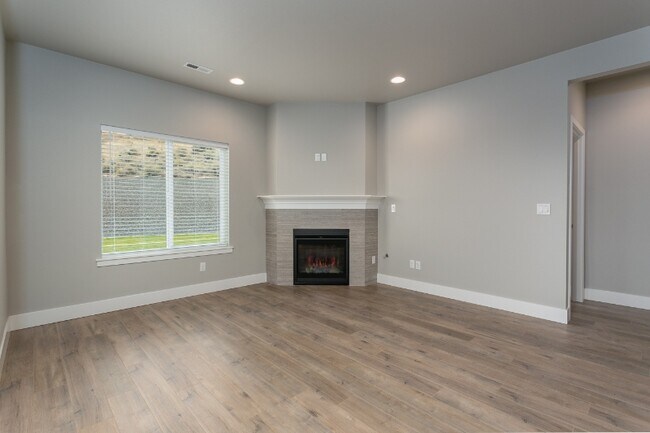 Photo - 1094 Chinook Dr