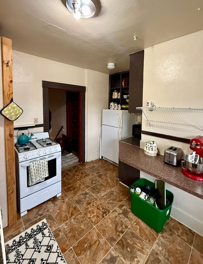 Photo - 612 S 4th St W Unidad #1/2