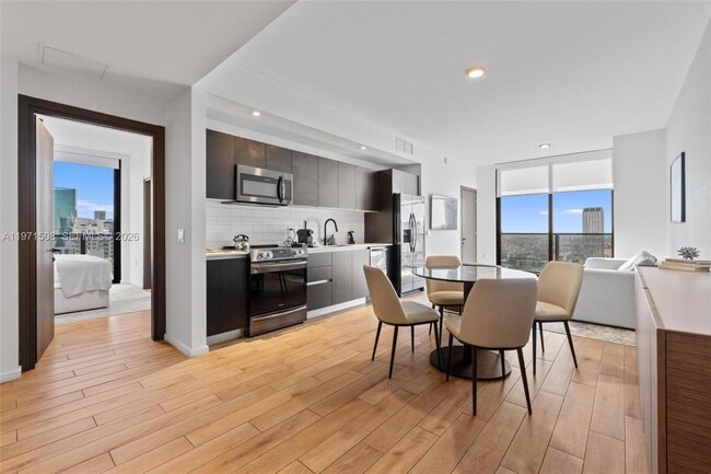 Photo - 398 NE 5th St