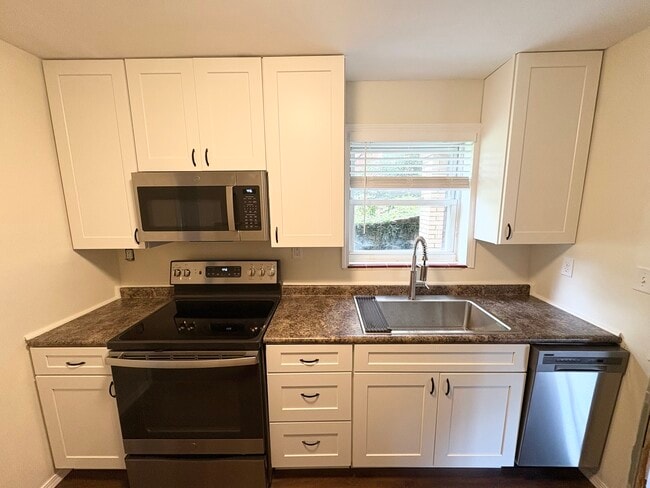 Building Photo - 3246 Queen City Ave Unit 2