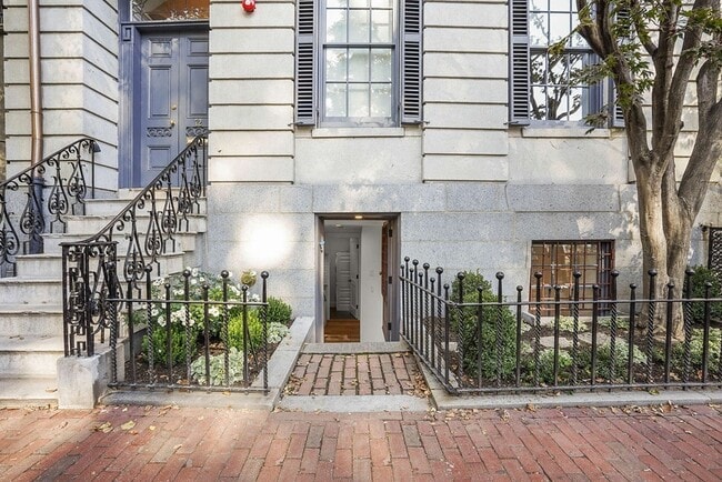 Photo - 72 Beacon St Unit A