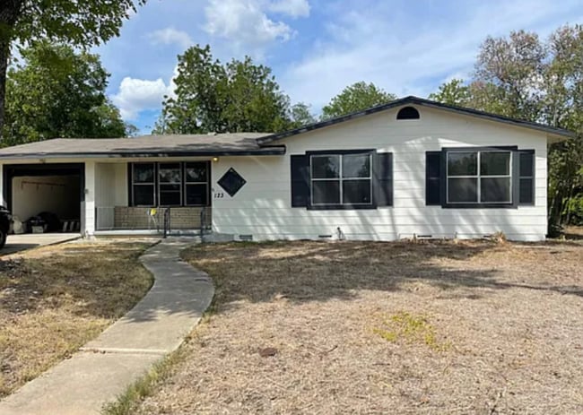 Photo - 123 Haverhill Dr