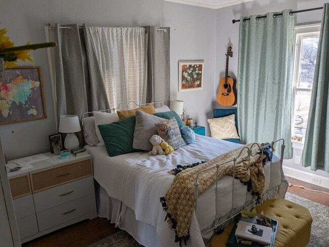 Bedroom 1 - 125 E Norwood Ct