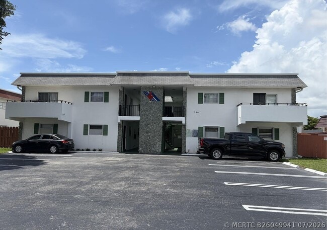 Building Photo - 320 SW 1st St Unit D-4