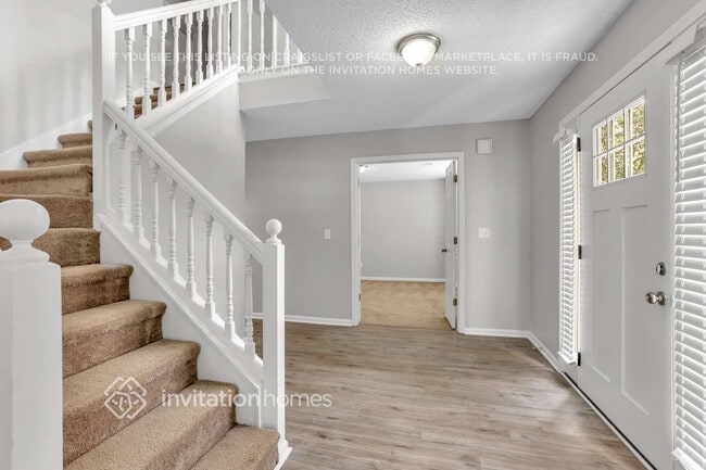 Photo - 5614 Carriage Walk Way