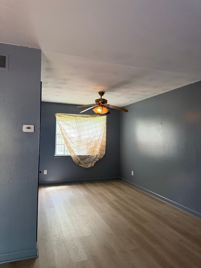 Photo - 3047 Carnes Ave