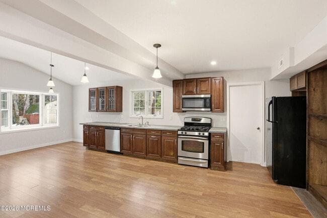 Photo - 51 Sherrybrooke Dr