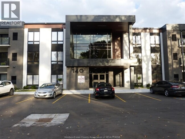 Photo - 140 Main St E Unit 109