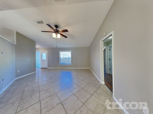 Photo - 1374 Godfrey Ave