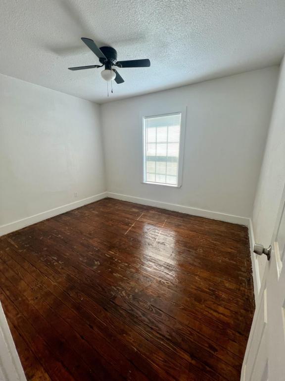 Photo - 1522 24th Pl House