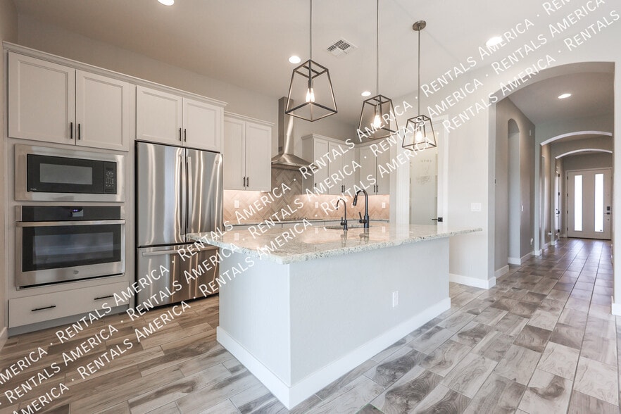 22435 E Oriole Wy