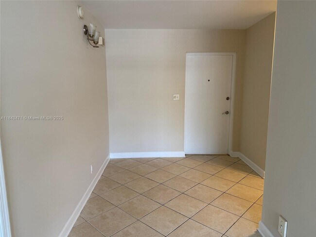 Photo - 2420 SE 17th St Unit 201C