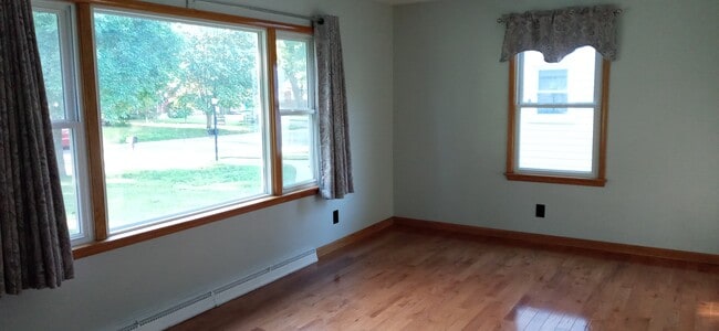 Living room - 1209 9th Ave SE
