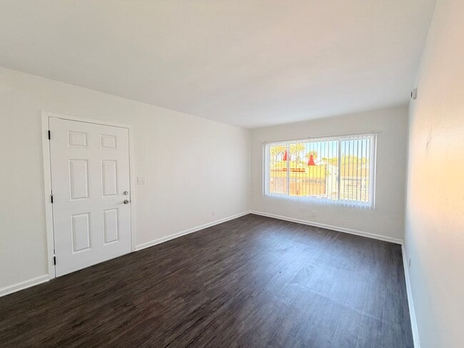 Photo - 5311 Normandie Ave Unit 4