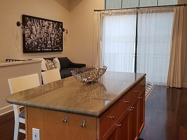 Building Photo - 789 E Santa Clara St Unit 12