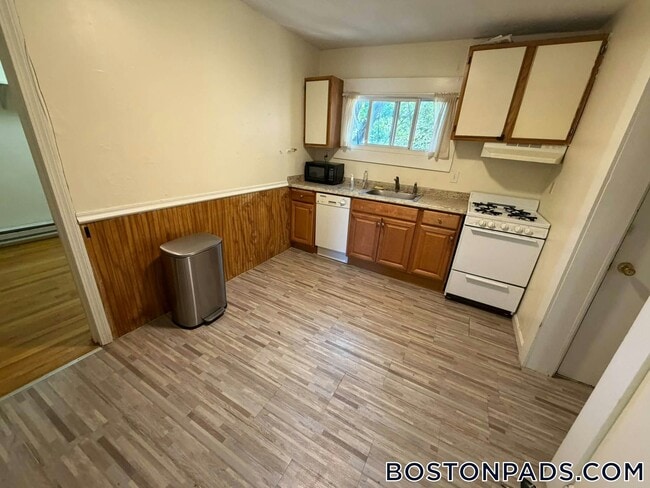 17 Bay St Unit 3L