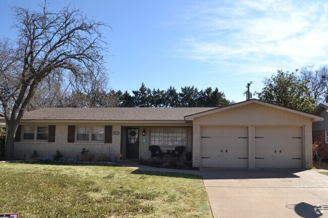 Building Photo - Updated Melonie Park Home!