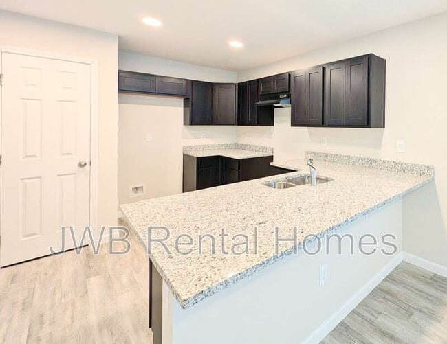Photo - 708 Franklin St
