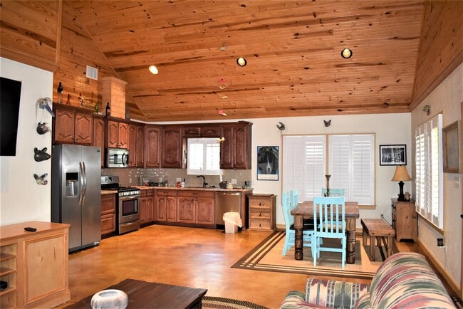 Photo - 412 Pecan St