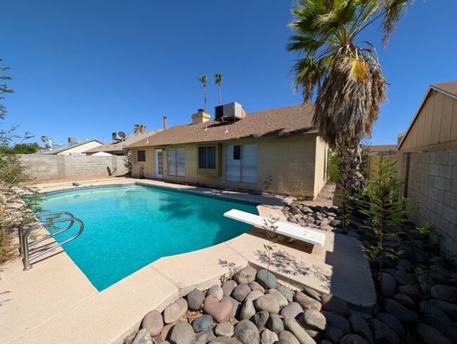 Photo - Sharp 3 Bedroom Home w/Pool in Glendale