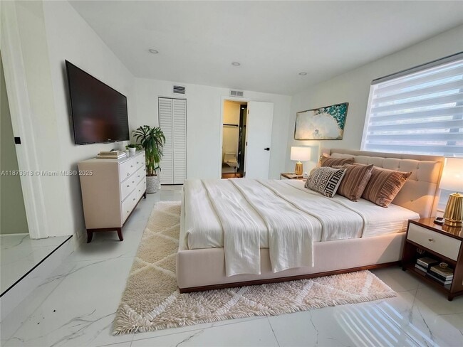Photo - 1440 N 71st Ave