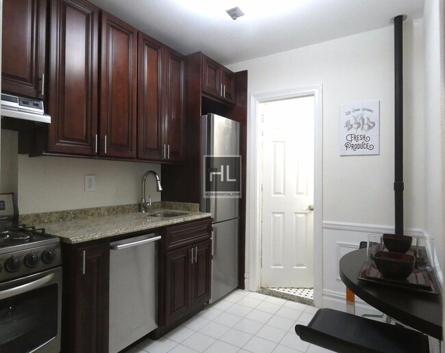 Photo - 211 E 88th St Apartamento Unidad 3