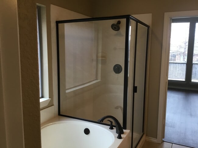 Photo - 4112 Chloe Ln